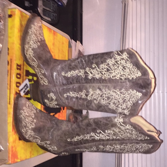 Corral grey white lace boots - Picture 2 of 5